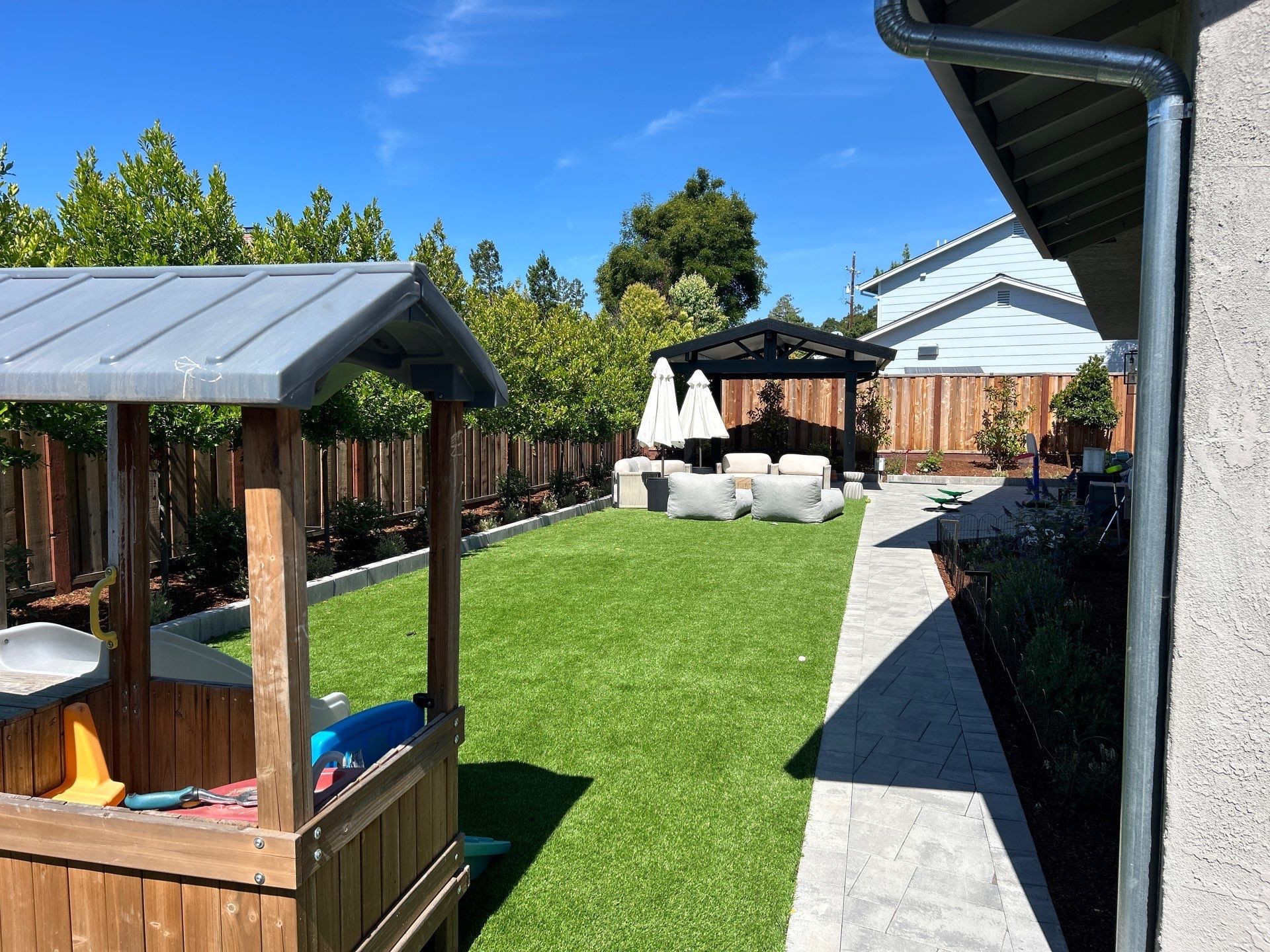 Outdoor element photo 09