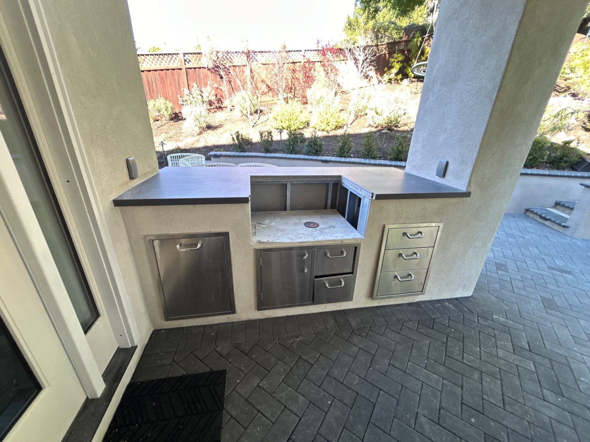 Outdoor element photo 17