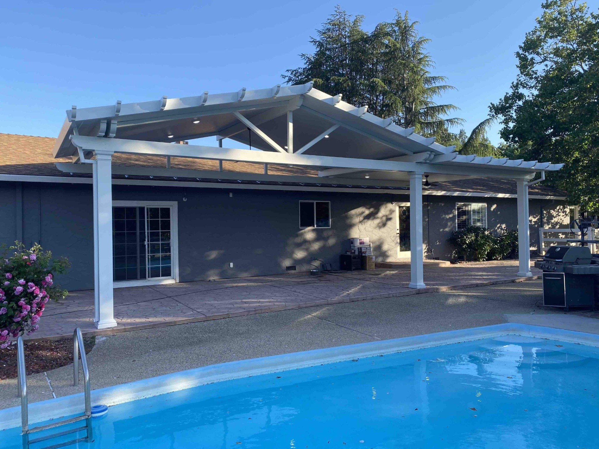 Outdoor element photo 27