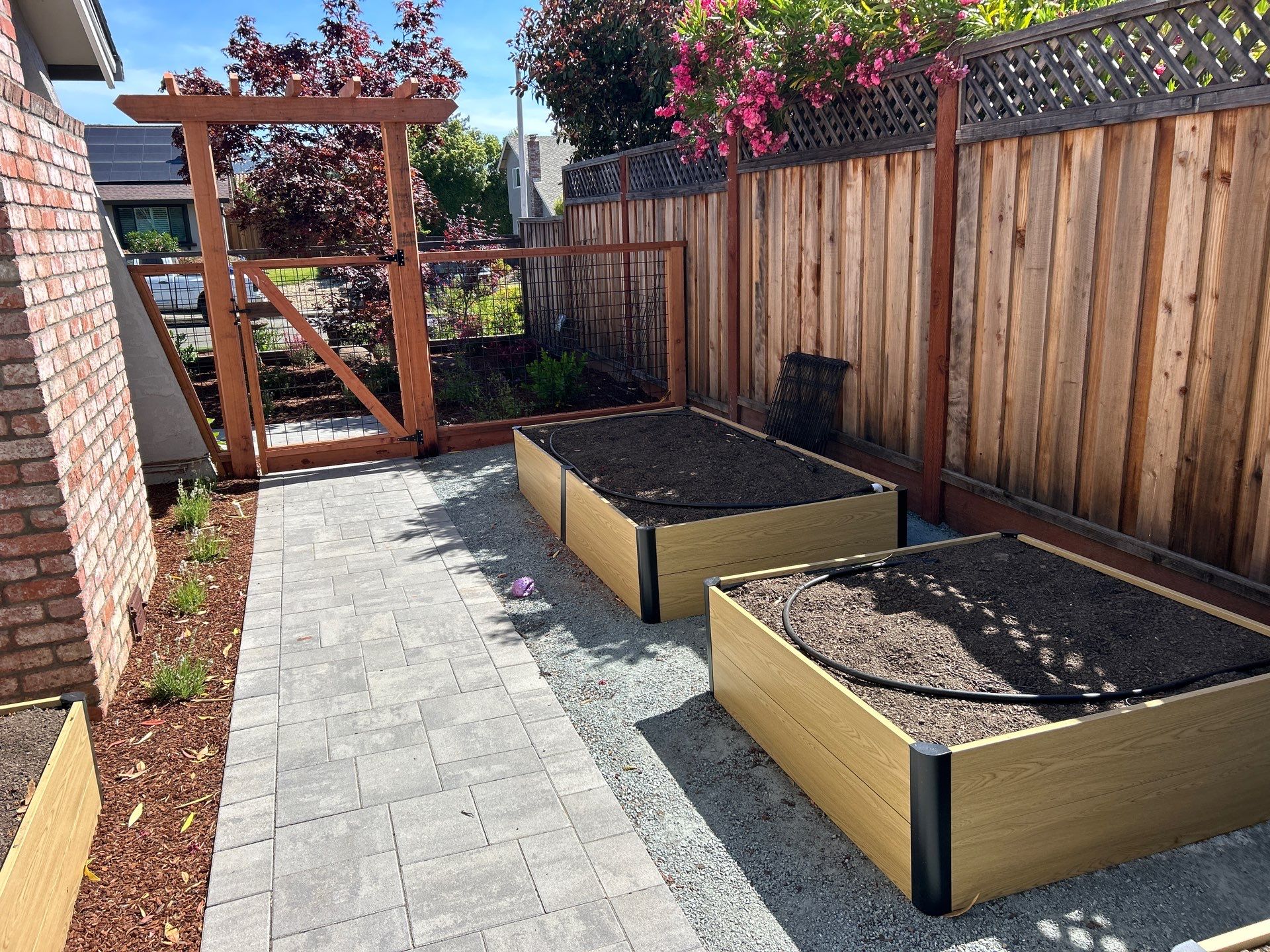 Outdoor element photo 30